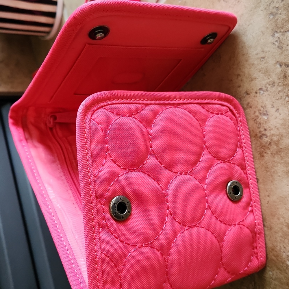 Thirty-One Vibrant Pink Quilted Crossbody Bag - Picture 7 of 12